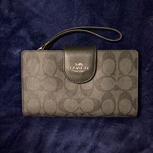Coach Signature Black Wristlet
